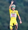 Pogi și cele 4 degete, 4 victorii în Tour de France 2026. Foto: Imago