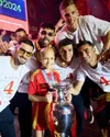 Maria, alături de jucători ai Spaniei (foto: Instagram)