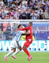 Colegi la club, rivali la Mondial: Lautaro Martinez vs Akanji în Argentina - Elveția 3-1 după prelungiri, în „sferturile” CM 2026. Foto: Imago