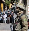 Soldat israelian în Hebron, la 30 km sud de Ierusalim. Foto: Imago