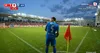 Momentul când un fan aruncă cu bere în Anzor, în Dinamo - Craiova. Foto: captură Prima Sport 1