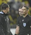Istvan Kovacs, certându-se cu antrenorul David Hubert. Foto: Imago