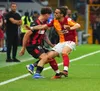 Borza l-a fentat pe Yunus și a trecut mingea pe lângă el. Foto: Imago