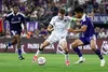 Konstantelias (în alb) a purtat banderola de căpitan în acest start de sezon la PAOK. Foto: Imago