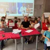 David Popovici, alături de copii în cadrul programului „Vacanță la Dinamo”. Foto: Instagram/CS Dinamo