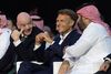Glume la Paris între Infantino, Macron și prim-ministrul saudit. Foto: Imago