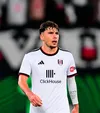 Așa ar putea arăta Rațiu dacă s-ar transfera la Fulham. Fotomontaj GOLAZO.ro