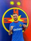 Denis Drăguș, prezentat oficial la FCSB. Foto: Facebook/FCSB