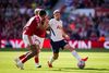 Mudryk (dreapta) a semnat cu Tottenham pe 1 septembrie, împrumut de la Chelsea, și a debutat. Nu mai jucase din noiembrie 2024, înainte de a fi suspendat pentru dopaj. Foto: Imago