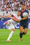 Voleu pentru altă reușită a lui Demirovic miercuri seară. Foto: Imago