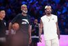 Kyrie Irving (dreapta), la un eveniment petrecut în această vară în China/ Foto: IMAGO