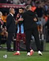 Salah și Reis, antrenorul lui Trabzon. Foto: Imago