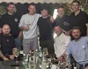 Pe rândul de sus: Nicu Gheară (centru), Iulian Oțelea (stânga), Costin Curelea și Ionuț Stancu (dreapta). Marius Niculae, pe scaun (FOTO: Instagram @nicu.gheara)