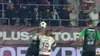 Momentul în care Alexandru Neacșa l-a faultat pe Răzvan Onea în careu, în meciul Rapid - Corvinul 2-0. Foto: captură Prima Sport