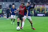 Duel croat la Milan - Inter: Modric (stânga) - Sucic. Veteranul de 41 de ani a câștigat și acasă, și în deplasare Derby de la Madonnina sezonul trecut, mereu cu 1-0. Foto: Imago