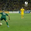 România - Lituania: penalty obținut de Ianis Hagi. Foto: captură Prima TV