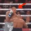 Mike Tyson se abține să îl lovească pe Jake 1/3 (Captură: X)