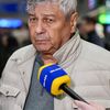 Mircea Lucescu la aeroport (foto: Iosif Popescu/GOLAZO.ro)