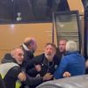 Provocați de fanii lui AEK, oficialii lui PAOK au răspuns. Răzvan Lucescu a vrut să iasă din autocar și a căzut de pe scară, peste alți secunzi