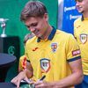 Jucătorii României U19, întâlnire cu fanii înainte de debutul la Campionatul European/ Foto: Facebook @Echipa Națională de fotbal a României.jpg