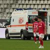 Dean Beța, accidentare în CS Dinamo - CSA Steaua. FOTO: Iosif Popescu / GOLAZO.ro