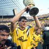 Norbert Dickel în tricoul de acasă al Borussiei Dortmund (1988-1989). Foto: Imago