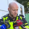 Un polițist de la Daventer a primit un tricou și un fular cu FCSB, înaintea meciului cu Go Ahead Eagles / FOTO: Prima Sport 1