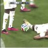 Accidentarea lui Abu Francis în meciul Japonia - Ghana 2-0. Foto: Captură „X”, @bgsports