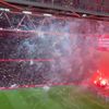 Torțele și artificiile din meciul dintre Ajax și Groningen. Foto: Captură X/Casual Ultra Official