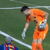 Joan Garcia le-a acordat un penalty gratis celor de la Albacete. Foto: captură/Reddit
