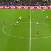 Radu Drăgușin a greșit, dar a fost salvat de offside. Foto: Captură YouTube, @TottenhamHotspur