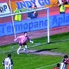 Penalty-ul făcut de Bilica în U Cluj - CFR 0-1, în 2008. Foto - capturi Kanal D (3).jpg