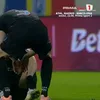 Accidentarea lui Florin Tănase în meciul U Craiova - FCSB. Foto: captură/Prima Sport