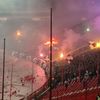 Peluza sud a luat foc pe stadionul „Rajko Mitic” la meciul Steaua Roșie - Partizan Belgrad. Foto: „X”@Awaydays23