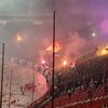 Peluza sud a luat foc pe stadionul „Rajko Mitic” la meciul Steaua Roșie - Partizan Belgrad. Foto: „X”@Awaydays23