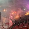 Peluza sud a luat foc pe stadionul „Rajko Mitic” la meciul Steaua Roșie - Partizan Belgrad. Foto: „X”@Awaydays23