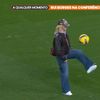 Sydney Sweeney a coborât pe gazonul stadionului „Jose Alvalade” FOTO Captură video