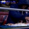 Un fan Atletico Madrid a făcut sandwich-uri la meciul cu Tottenham, 5-2 / foto: capturi video X/Sacha Pisani