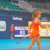 Tensiuni în finalului meciului dintre Katerina Siniakova și Camila Osorio de la Miami Open. Foto: captură X/@jsmove7