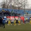 Jucătorii Petrolului, băgați în ședință de fani după meciul cu Metaloglobus Foto captura ecran Digi Sport .jpeg
