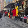 Fanii români au început să coloreze străzile din Istanbul în albastru-galben-roșu (foto: Theodor Jumătate)