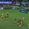 Penalty-ul apărat de Devis Epassy în Australia - Camerun. Foto: captură YouTube/Football Australia