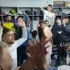 Bucuria din vestiarul celor de la FC Botoșani după victoria cu FCSB. Foto: Captură Facebook/Fotbal Club Botoșani