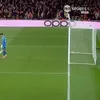 Fază similară cu cea a lui Pubill, petrecută în meciul Arsenal - Bayern, între Raya și Gabriel. Foto: TNT Sports 1