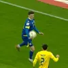 Hențul clar al lui Tahirovic nevăzut de Makkelie nici la reluare în repriza secundă la România - Bosnia 0-1, în 2025. Foto: captură Digi