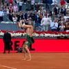 Marta Kostyuk a sărbătorit cu un salt înapoi, în stilul Nadia (foto: X)