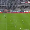 Rolele de hârtie aruncate la începutul meciului U Cluj - Rapid. Foto: Captură Prima Sport