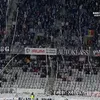 Rolele de hârtie aruncate la începutul meciului U Cluj - Rapid. Foto: Captură Prima Sport