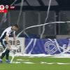Rolele de hârtie aruncate la începutul meciului U Cluj - Rapid. Foto: Captură Prima Sport