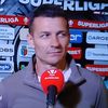 Gâlcă a refuzat să răspundă până nu s-a făcut liniște pe hol, la Cluj. Capturi Digi Sport (5).jpg